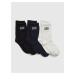 Sada tří párů klučičích ponožek v černé, tmavě modré a bílé barvě GAP