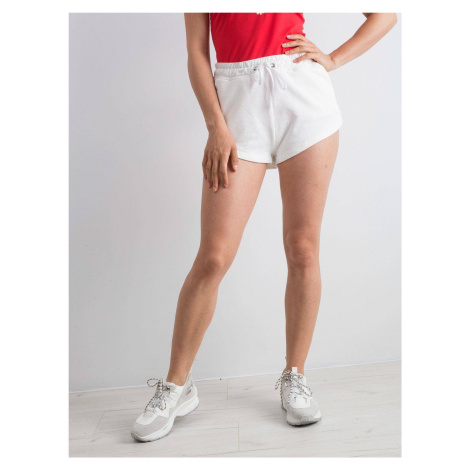 Knitted shorts with pockets white YUPS