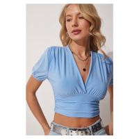 Happiness İstanbul Women's Sky Blue Deep V-Neck Crop Sandy Knitted Blouse