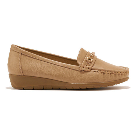 Praktické hnědé dámské mokasíny na klínku