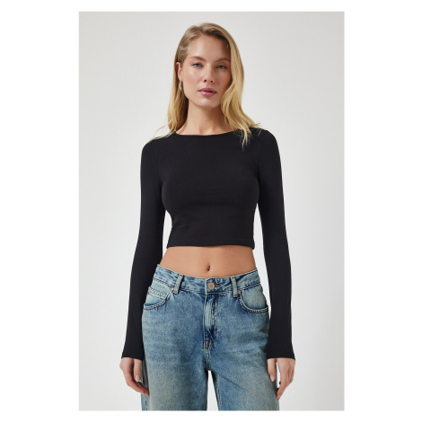 Happiness İstanbul Women's Black Crew Neck Basic Crop Knitted Blouse