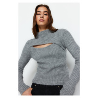 Trendyol šedý měkký texturovaný svetr s oknem/výstřižekem z pleteniny
