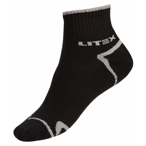 Litex Sportovní ponožky polovysoké 9A009 černá