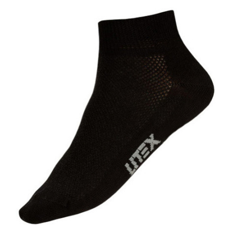 Litex Unisex sportovní nízké ponožky 9A020 černá