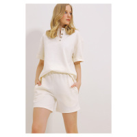 Trend Alaçatı Stili Women's Ecru Double Sleeve Collar Buttoned Shorts Bottom Top Set