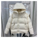 Prošívaná bunda s kapucí na zimu