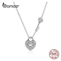 Stříbrný náhrdelník klíč a zámek SCN315 LOAMOER