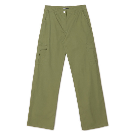 Cropp - Kalhoty s cargo kapsami - Khaki