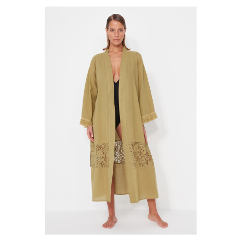 Trendyol zelený maxi kimono&kaftan s páskem, krajkou, tkaný ze 100% bavlny