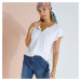 Jednobarevné tričko s tuniským výstřihem a krátkými rukávy