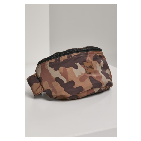 Camo Hip Bag hnědé camo Urban Classics