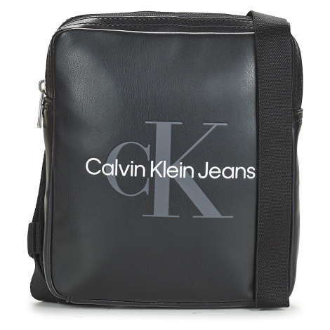 Calvin Klein Jeans MONOGRAM SOFT REPORTER18 Černá