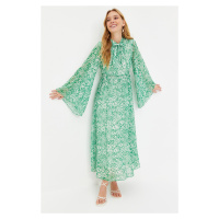 Trendyol zelené tkané šifónové večerní šaty s květinovým vzorem
