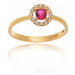 Dámský prsten ze žlutého zlata s rubínkem a zirkony PR0481F + DÁREK ZDARMA