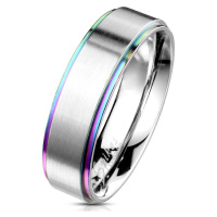 Ocelový prsten s matným pásem stříbrné barvy - okraje v duhovém odstínu, 6 mm