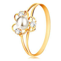 Prsten v 9K žlutém zlatě - květ se třemi okvětními lístky, bílou perlou a čirými zirkony