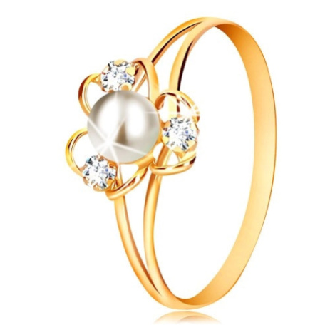 Prsten v 9K žlutém zlatě - květ se třemi okvětními lístky, bílou perlou a čirými zirkony Šperky eshop