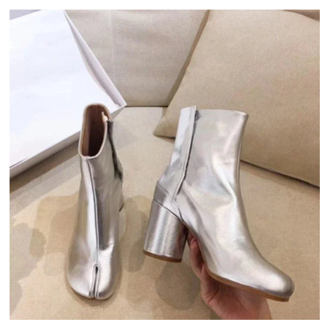 Kožené kotníkové boty na podpatku