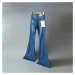 Trendové džíny se zvonovými nohavicemi