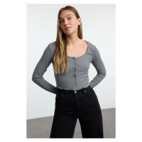 Trendyol Grey Fitted/Body-Sit Pool Neck Flexible Knitted Blouse