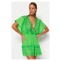 Trendyol zelené mini tkané výšivky 100% bavlněné plážové šaty
