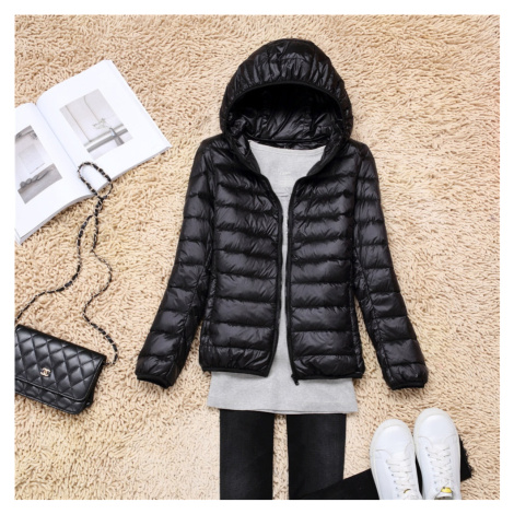Prošívaná dámská bunda péřovka s kapucí