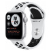 Apple Watch Nike SE 40mm Stříbrný hliník s platinovým/černým sportovním řemínkem Nike