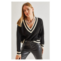Bianco Lucci Women's V-Neck Striped Knitwear Sweater
