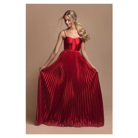 Červené společenské šaty s plisovanou sukní