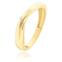 Prsten ze žlutého 9K zlata - zvlněná linie zdobená drobnými zirkony, dělená ramena