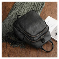 Klasický kožený batoh s přední kapsou