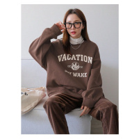 Poznejte dámskou kávu Vacation Joy Wake s potiskem oversized mikiny s kulatým výstřihem.