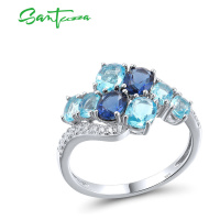 Elegantní prsten zdobený modrými kameny