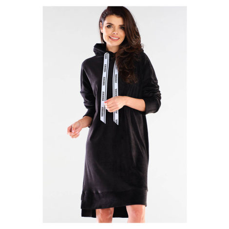 Volné šaty z příjemného sametu s kapucí A413 Awama
