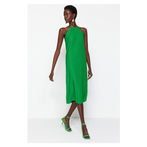 Trendyol Zelený Shift / Rovný Nulový rukáv Midi Plisované Pletené šaty