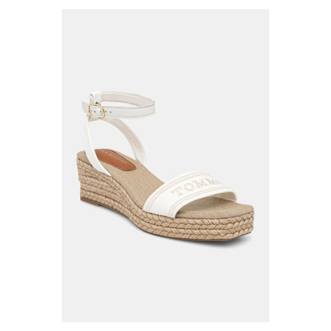 Sandály Tommy Hilfiger TOMMY HILFIGER ESPAD MID WEDGE bílá barva, FW0FW08805