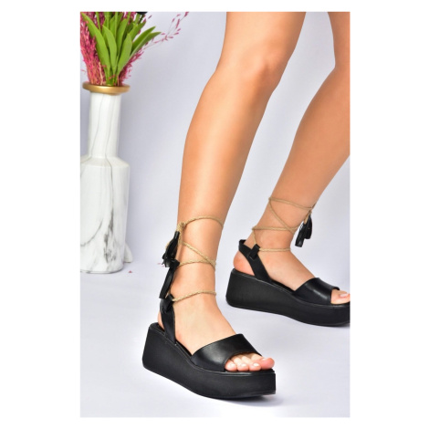 Fox Shoes Women's Black Chunky-soled Ankle Sandals