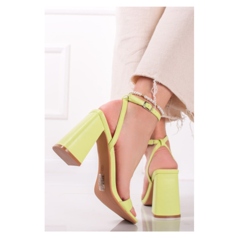 Světle zelené sandály na hrubém podpatku Clarisse Ideal