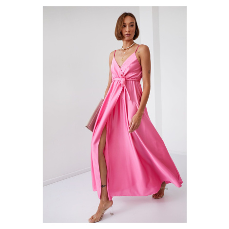 Dámské saténové maxi šaty s růžovými ramínky FASARDI