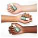 essie wrapped in luxury lak na nehty odstín 875 head to mistletoe 13,5 ml