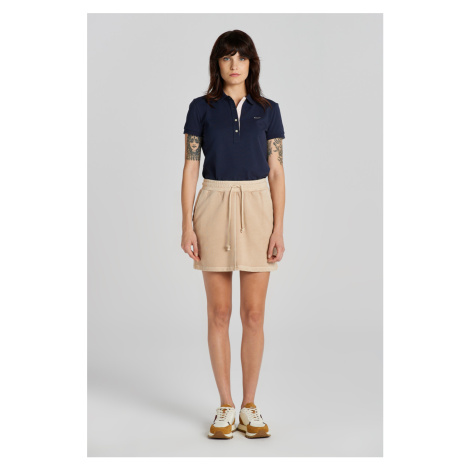TEPLÁKOVÁ SUKNĚ GANT REL MINI SUNFADED SKIRT DRY SAND