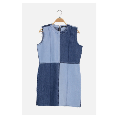 Mini džínové šaty Trendyol Blue Color Block