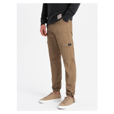 Men's pants with cargo pockets and leg hem - warm brown V2 OM-PACG-0189 Ombre