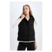 DEFACTO Water Repellent Regular Fit Hooded Zipper Closure Pocket Seasonal Puffer Vest