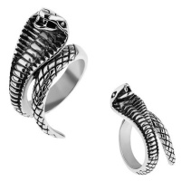 Ocelový prsten stříbrné barvy, vypouklá patinovaná kobra