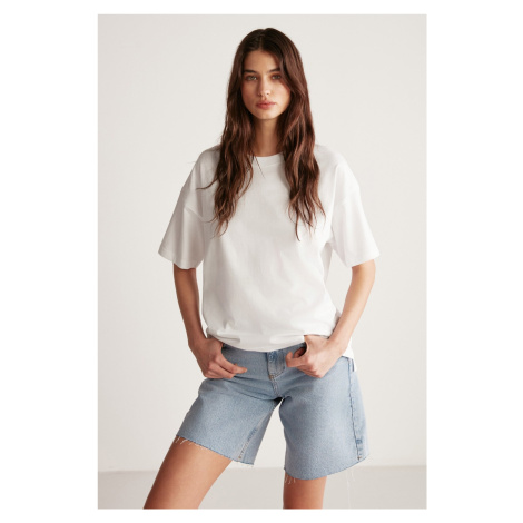 GRIMELANGE Jemmy Women's Relaxed Fit Crew Neck 100% Cotton Basic White T-shirt
