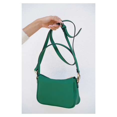 Zelená kabelka na rameno s ozdobným řetízkem 2-61111 Marco Tozzi