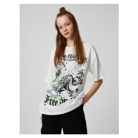 Koton Oversized T-Shirt with Short Sleeves and Oriental Print Crewneck.