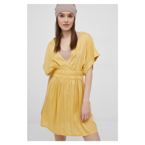 Šaty Roxy žlutá barva, mini, áčková