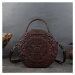 Kulatá kožená kabelka s texturovanými vzory